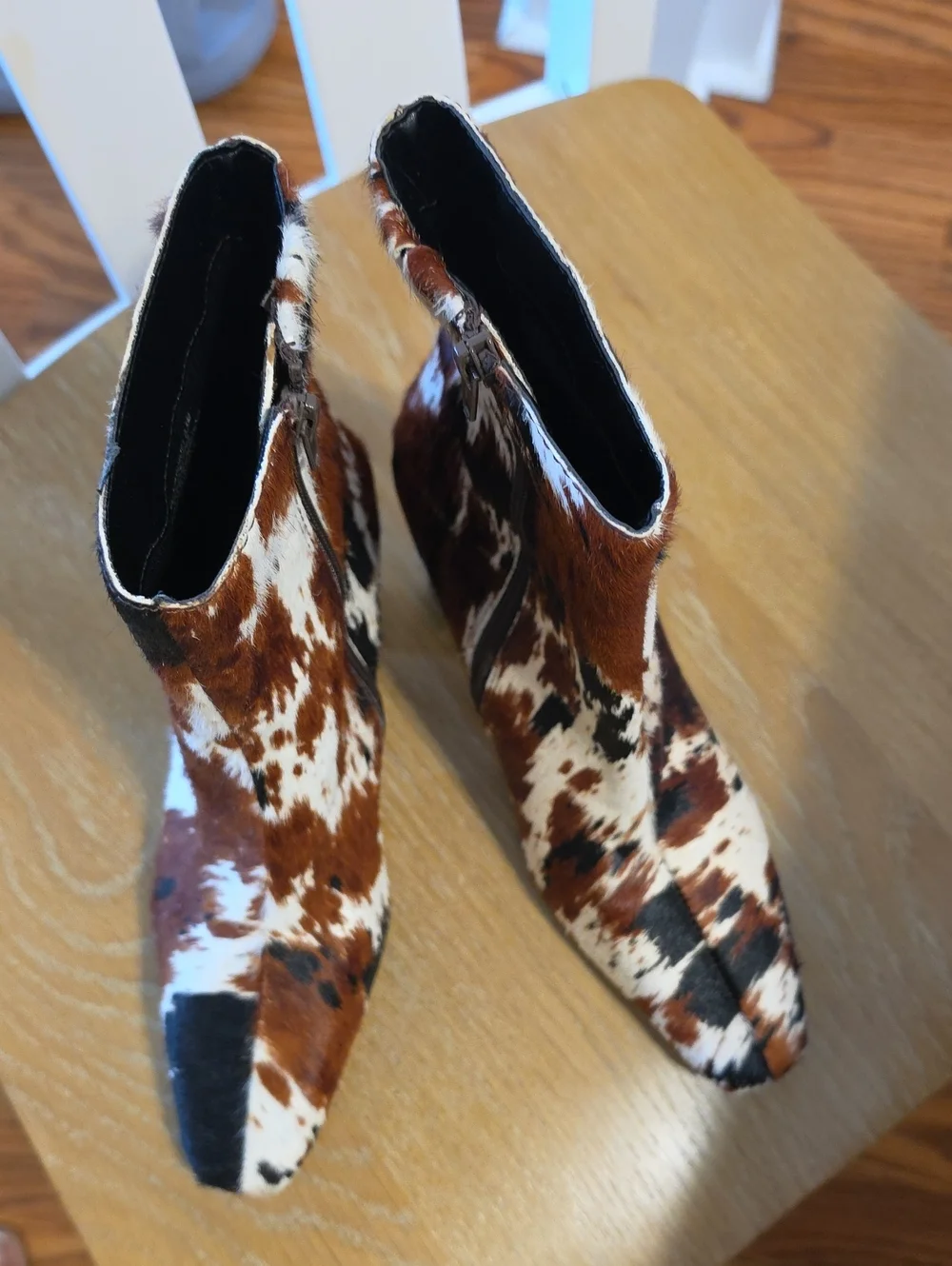 Steve Madden Cowhide Pattern Ankle Boots in Brown & White Size 6.5 NWOB
